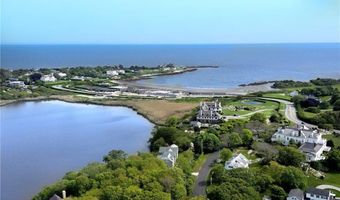 4 Alpond Dr, Newport, RI 02840