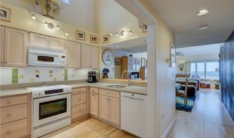 204 BELLEVUE Ct 204, Narragansett, RI 02882