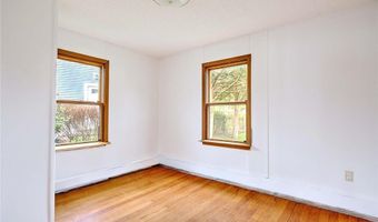 35 Hanson Rd, Barrington, RI 02806