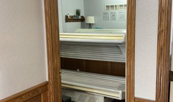 503 Benton Ave W, Albia, IA 52544