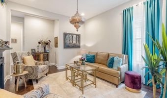 102 PHOEBE Ct, Lake Frederick, VA 22630