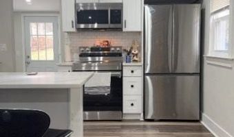 14 Cross St, Andover, NJ 07801