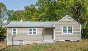 25 Lake Pochung Rd, Alloway, NJ 07461