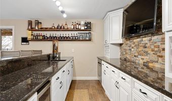 701 4th St SW, Austin, MN 55912