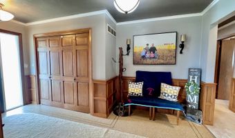 203 3rd Ave SW, Bowman, ND 58623