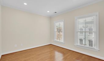 1818 POTOMAC GREENS Dr, Alexandria, VA 22314