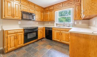 994 COMANCHE Trl, Anniston, AL 36206