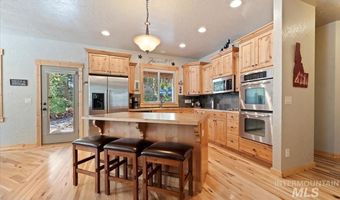 23 Waterline Ln, Cascade, ID 83611