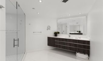 19955 NE 38th Ct 2205, Aventura, FL 33180