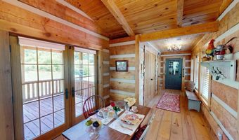 8 Abby Ln, Barboursville, WV 25504