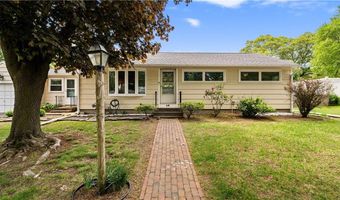 48 Flagg Ave, Warwick, RI 02886