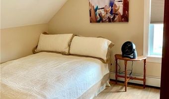 13 Lucas Ave, Newport, RI 02840