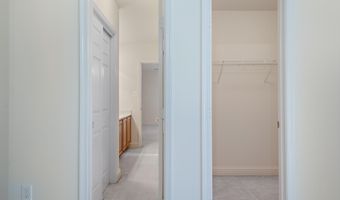 10604 MAPLECREST Ln, Potomac, MD 20854
