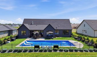 2100 Golfview Dr, Auburn, IN 46706