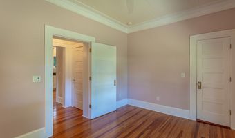 15 8th St, Apalachicola, FL 32320