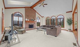275 Camden Ln, Aurora, OH 44202