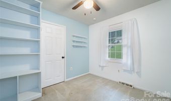 6 Hillview Cir, Asheville, NC 28805