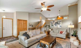 2869 Larkspur Ln, Fitchburg, WI 53711