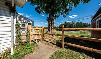 3146 CLUB Dr, Allentown, PA 18103