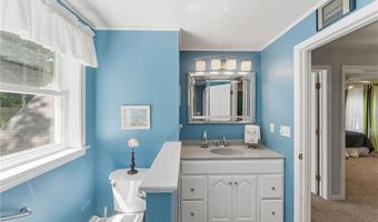 34 Crestwood Ln, Charlestown, RI 02813