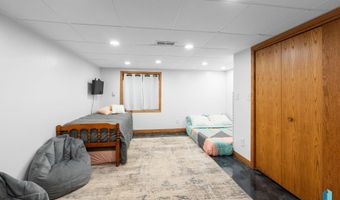 201 S 5th Ave, Brandon, SD 57005