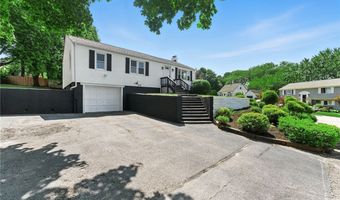 82 Barton Ave, Warwick, RI 02889