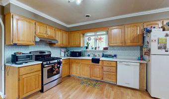 3336 N Betty Dr, Arlington Heights, IL 60004