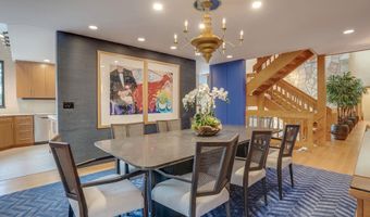 6 Williamsburg Ln, Bedford, NH 03110