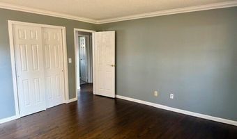 498 Oak Ave APT 28, Cheshire, CT 06410