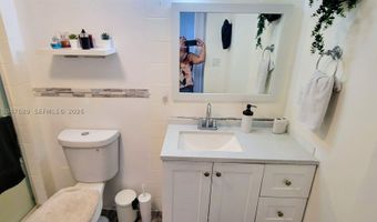 3101 N Country Club Dr 101, Aventura, FL 33180