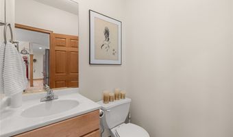 201 11th St NW, Altoona, IA 50009