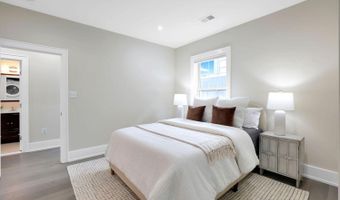 16 17TH St NE 312, Washington, DC 20002