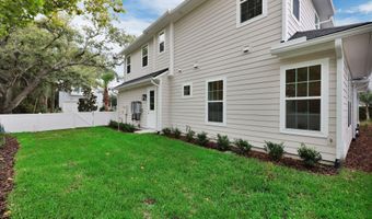 392 4TH St, Atlantic Beach, FL 32233