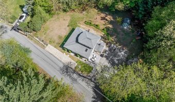 745 Eagle Peak Rd, Burrillville, RI 02859