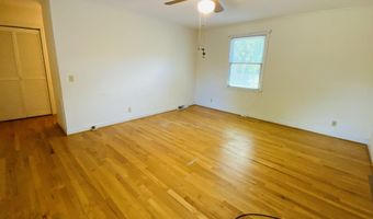 2012 Yelton Dr, Camden, SC 29020