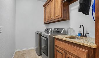 2104 Buffalo Ln, Altus, OK 73521