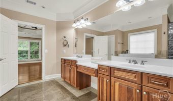5 Pinebrook Ct, Savannah, GA 31405