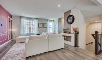 220 Anchor Way, Aberdeen, NJ 07721