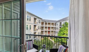 2465 ARMY NAVY Dr 1-202, Arlington, VA 22206