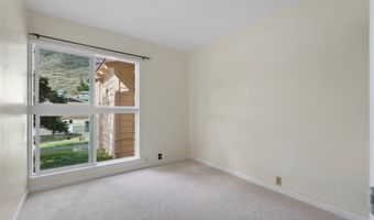 1069 Lunalilo Home Rd, Honolulu, HI 96825