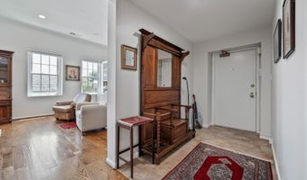 706 PRINCE St 4, Alexandria, VA 22314