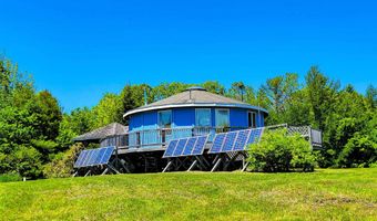 310 Sky Farm Ln, Barnet, VT 05821
