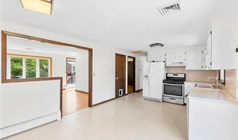 71 Plymouth St, Cranston, RI 02920