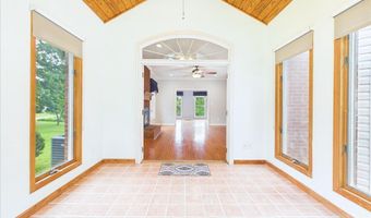 2832 Kensington St, Athens, TN 37303