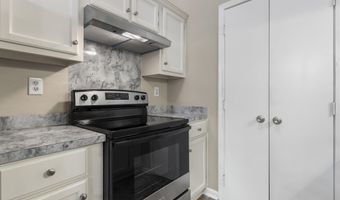 2383 Trafalgar Dr, Biloxi, MS 39531