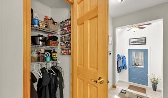 21 Bowling Green Ln, Belfast, ME 04915