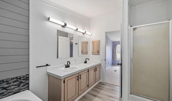 1806 S MOUNTAIN SHDW Ln, Cheyenne, WY 82009