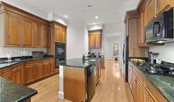 1815 POTOMAC GREENS Dr, Alexandria, VA 22314