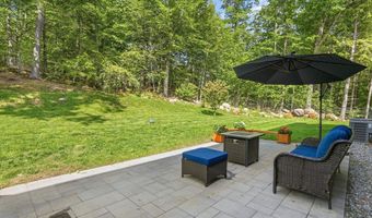 47 Indian Rock Rd, Bedford, NH 03110
