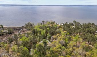 512 Raymond Dr, Arapahoe, NC 28510